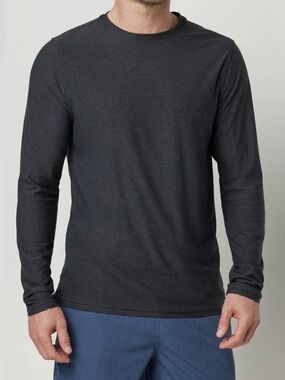 Vuori Shirt Mens Size XXL Strato Tech Performance Tee Long Sleeve Gray